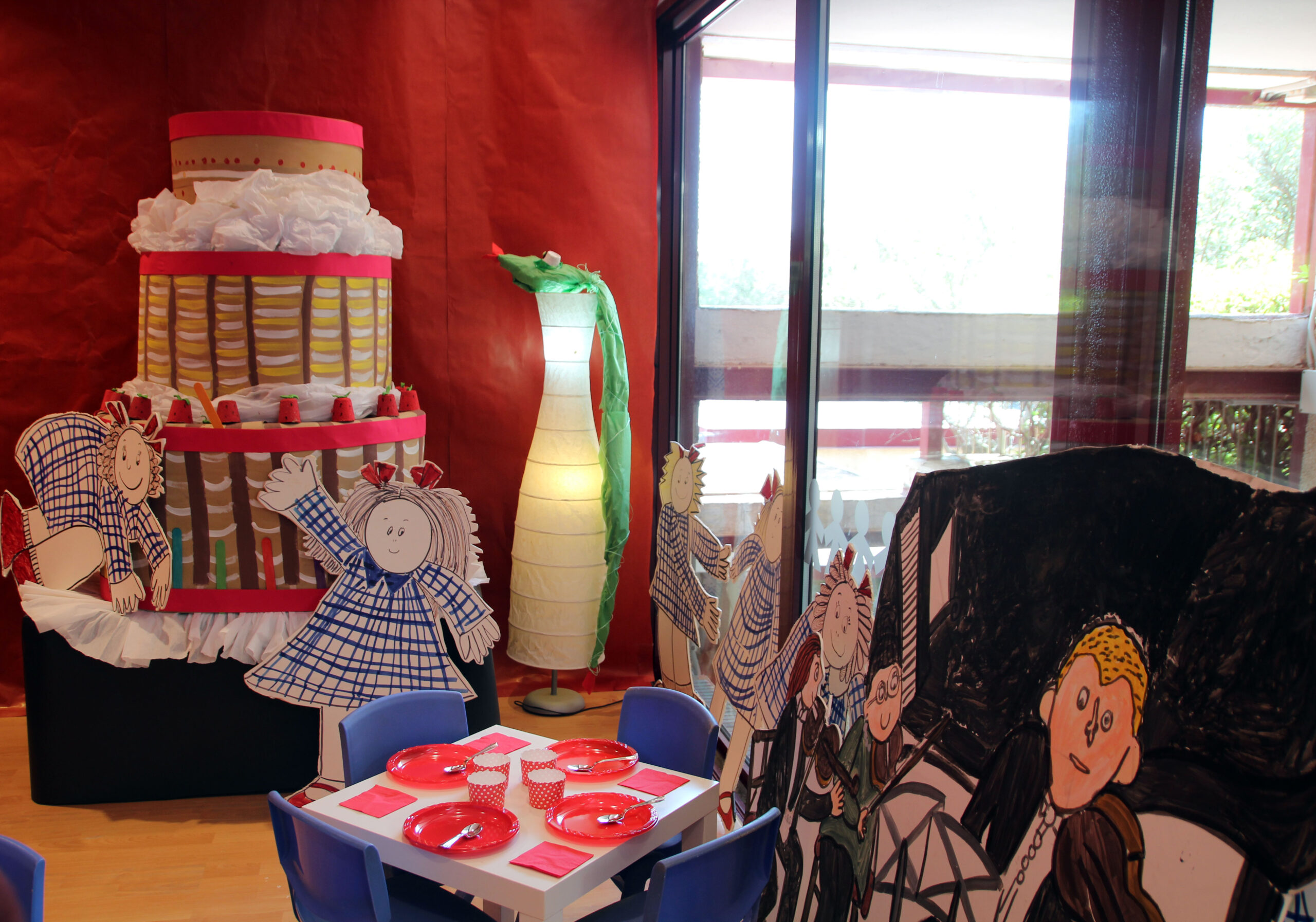 Els decorats de Sant Jordi comencen a prendre forma